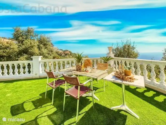 villa huren in Spanje, Costa Brava, Lloret de Mar – CostaCabana - Villa Sunrise Heerlijke privé villa met schitterend zeezicht en ideaal voor jongeren