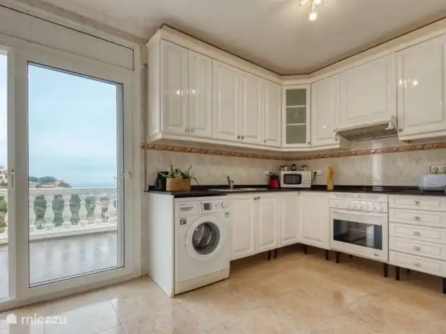 villa huren in Spanje, Costa Brava, Lloret de Mar – CostaCabana - Villa Sunrise Heerlijke privé villa met schitterend zeezicht en ideaal voor jongeren