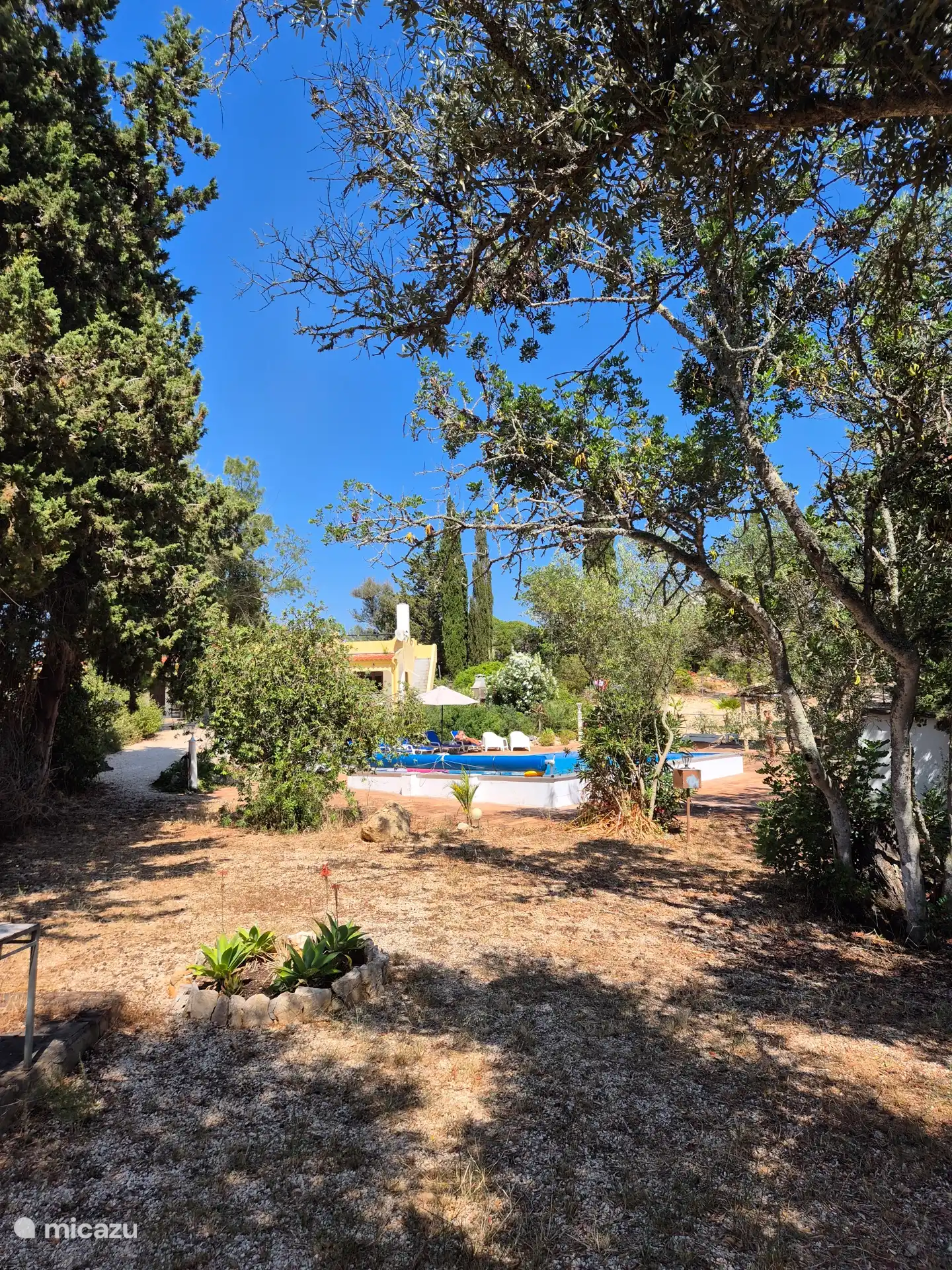 Precioso jardín grande