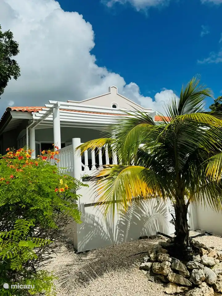 Cas Horizon inmitten der blühenden Natur Ihres eigenen Gartens.