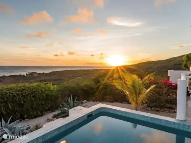 Cas Horizon | Curaçao, Banda Abou (ouest), Coral Estate, Rif St.Marie - villa Les couchers de soleil sont différents et magnifiques chaque soir.