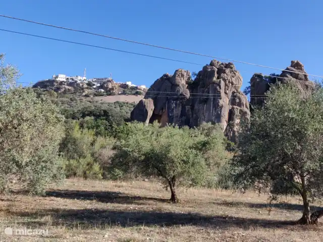 casa vacacional en España, Costa del Sol, Comares – Los Tres Gatos Comares en lo alto de la colina. Perla desconocida entre los pueblos blancos. ¡Vale la pena descubrirlo!