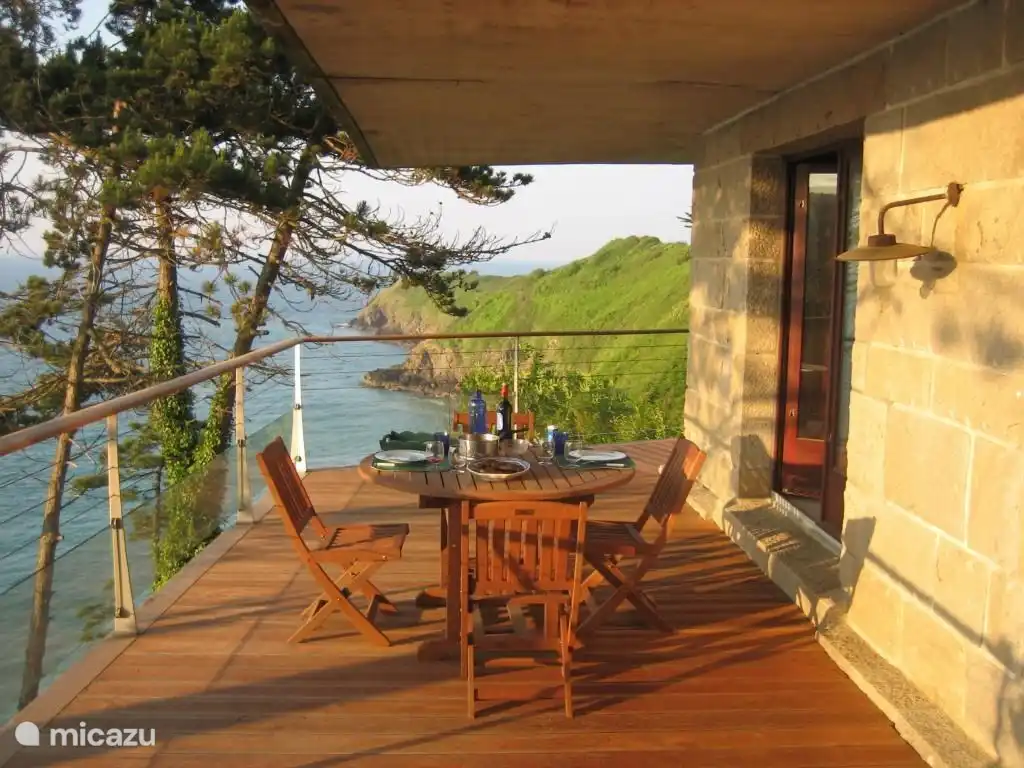 private Terrasse mit Meerblick