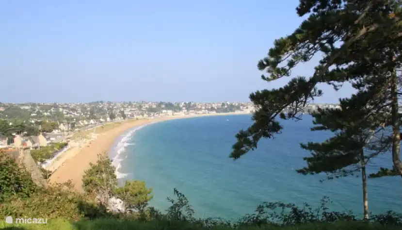 Saint Cast ist der Hauptstrand