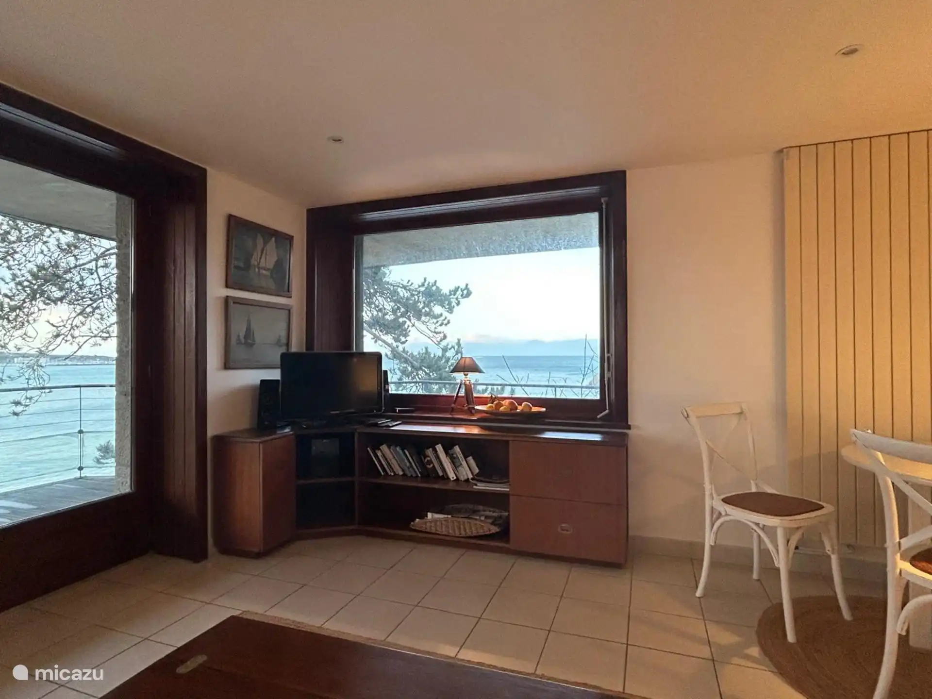 Wohnzimmer mit herrlichem Meerblick !!