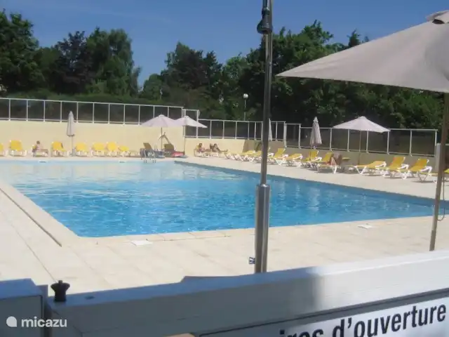 Village le Chat 141 | France, Charente, Écuras - maison de vacances La piscine merveilleusement chauffée avec transats et parasols...
