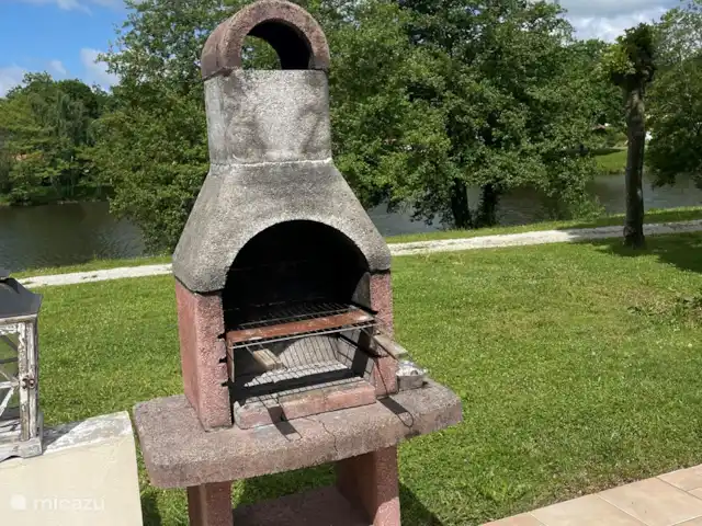 Village le Chat 141 | France, Charente, Écuras - maison de vacances BBQ en pierre pour des soirées agréables en mangeant sur la terrasse