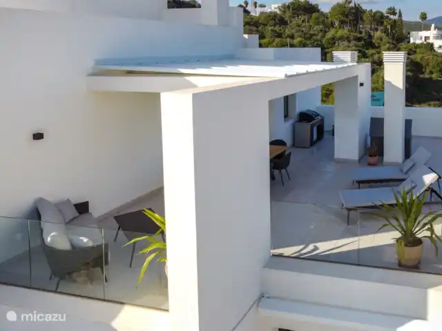 Oasis des golfeurs : vue spectaculaire | Espagne, Costa del Sol, Estepona - penthouse Vue aérienne de la deuxième terrasse