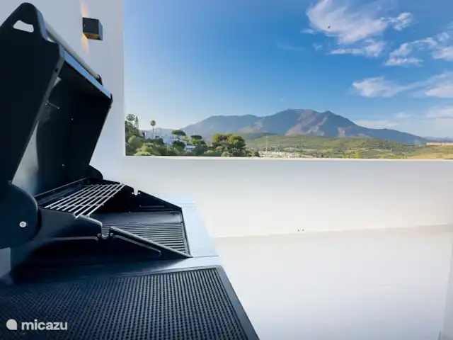 Oasis des golfeurs : vue spectaculaire | Espagne, Costa del Sol, Estepona - penthouse un barbecue