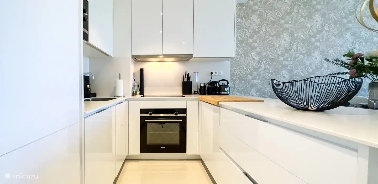 Offene Küche komplett ausgestattet