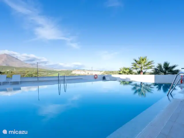 Oasis des golfeurs : vue spectaculaire | Espagne, Costa del Sol, Estepona - penthouse Espace piscine commun