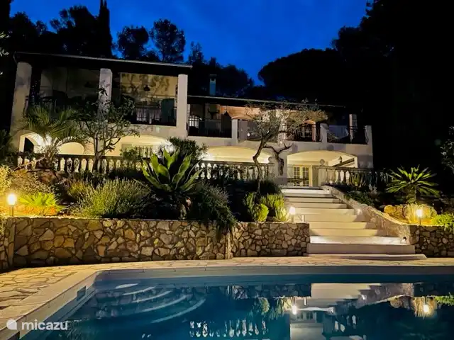 Nouvelle Maison | France, Var, Lorgues - villa Nouvelle Maison de nuit