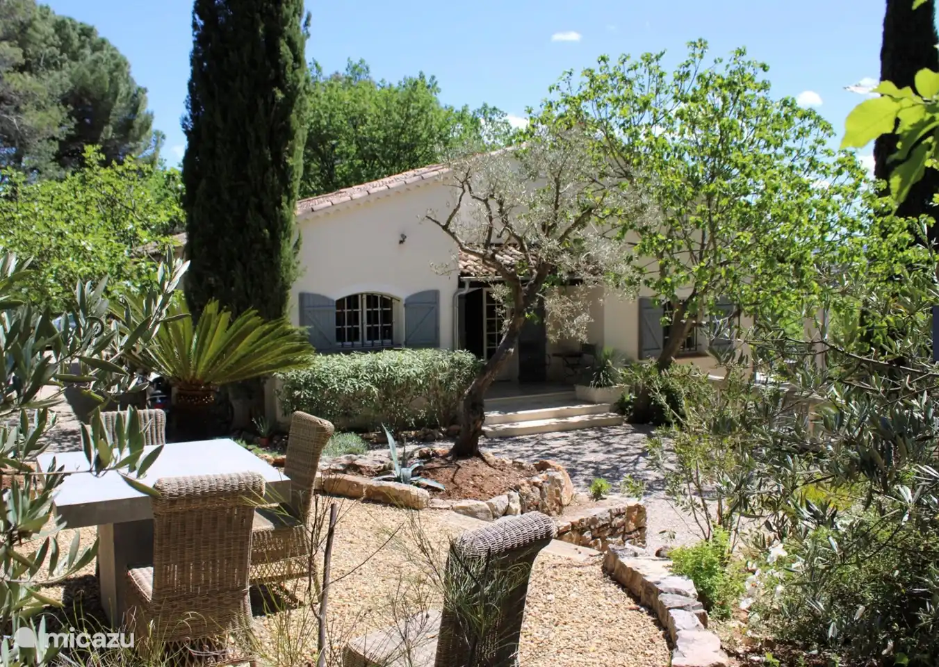 when you arrive you have a beautiful view of the house