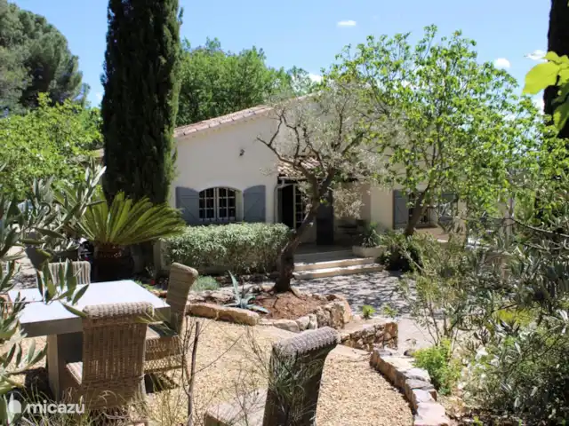 Nouvelle Maison | France, Var, Lorgues - villa quand vous arrivez vous avez une belle vue sur la maison