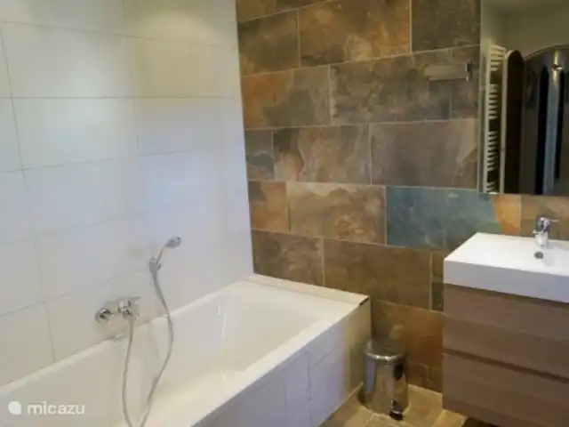 Nouvelle Maison | France, Var, Lorgues - villa Salle de bain spacieuse avec baignoire