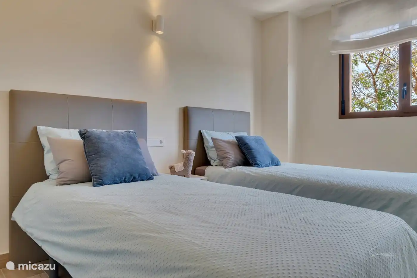 Schlafzimmer mit 2 Doppelbetten