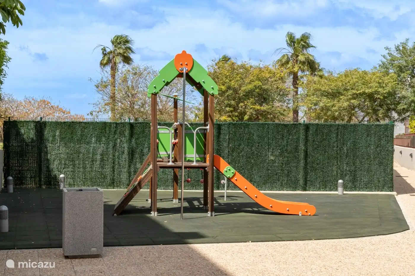 Spielregal für die Kleinen