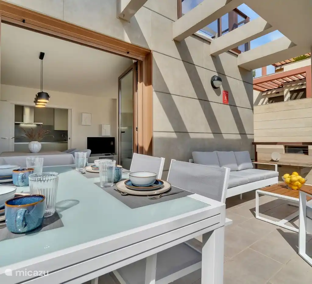 Golden Star - Close to the beach