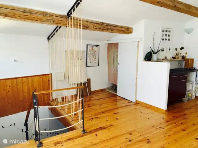 Casa Joya en Francia, Hérault, Béziers  - casa vacacional Por la mañana una sesión de yoga o tai chi en la sala de yoga con vistas y acceso directo a la terraza. Entre los pájaros.