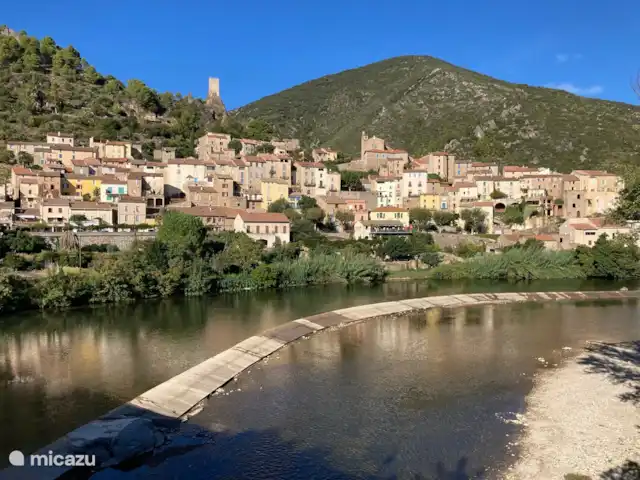 Casa Joya en Francia, Hérault, Béziers  - casa vacacional Pueblo medieval de Roquebrun, con microclima, la Niza del Hérault. a los 25 minutos de Corneilhan.