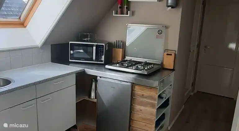 Keuken
Voorzien van 4 pits fornuis
Ovencombi magnetron
Water koker
Koffie filter automaat 