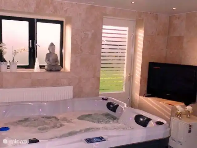 Granja villa con piscina en Países Bajos, Holanda del Norte, Lutjewinkel - villa Jacuzzi