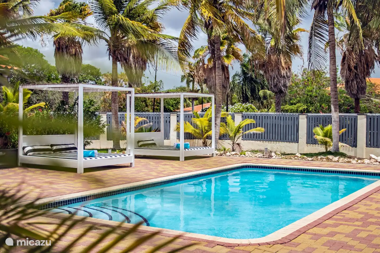 Rent Villa Querencia studio in Julianadorp, CuracaoMiddle. Micazu