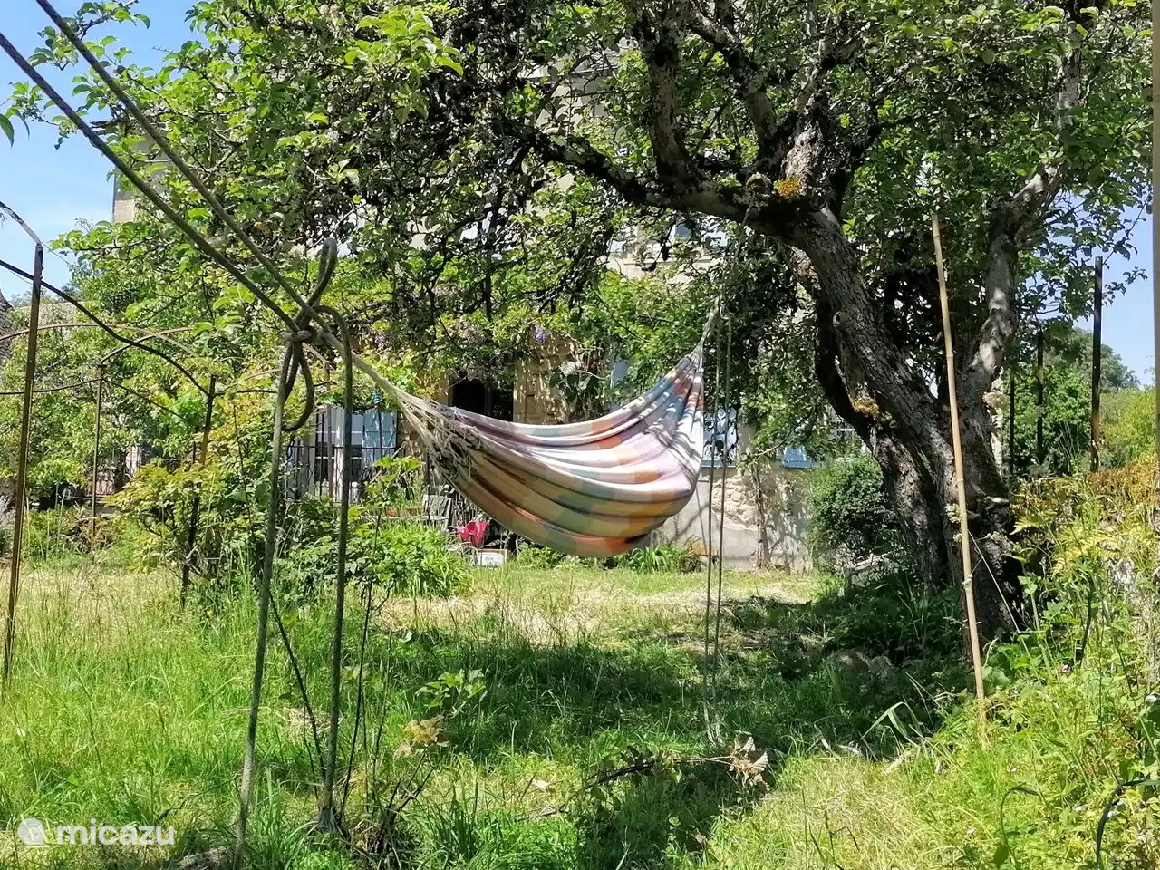 Hamac dans le jardin (commun)