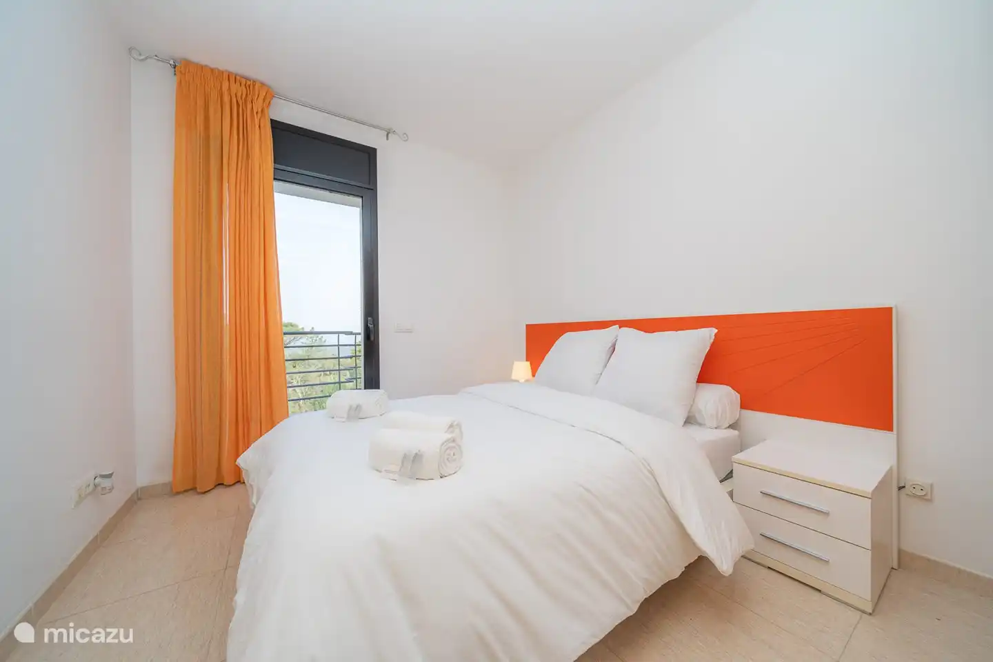 Und Schlafzimmer 2.0 mit Doppelbett und Balkon!