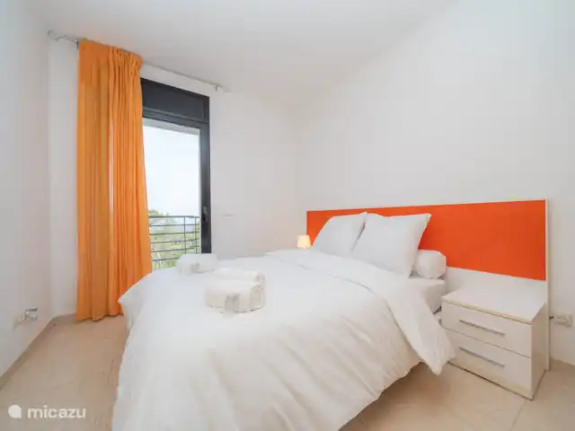 Villa Aurore (12 pers.), vue montagne | Espagne, Costa Brava, Lloret de Mar - villa Et la chambre 2.0 avec un lit double et un balcon !