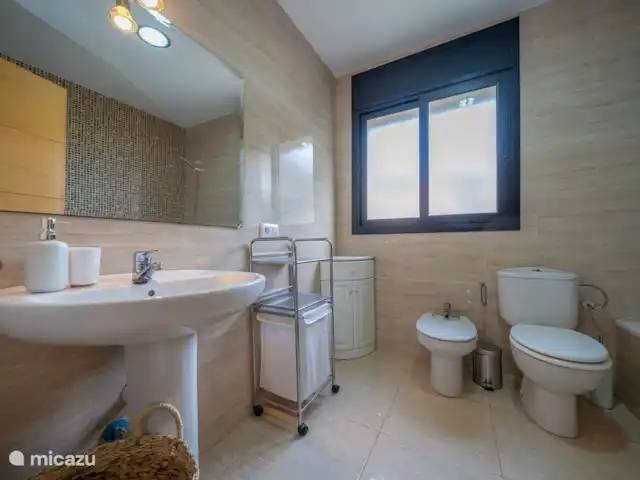 Villa Aurore (12 pers.), vue montagne | Espagne, Costa Brava, Lloret de Mar - villa Salle de bain 2.0 avec baignoire