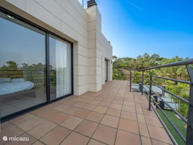 Villa Aurore (12 pers.), vue montagne | Espagne, Costa Brava, Lloret de Mar - villa Balcon dans les chambres au 1er étage