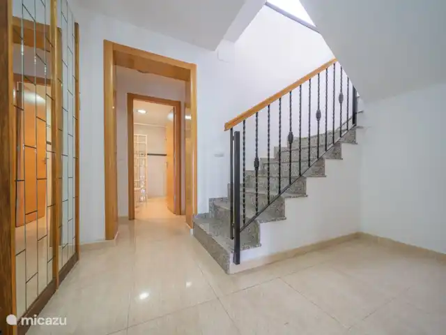 Villa Aurore (12 pers.), vue montagne | Espagne, Costa Brava, Lloret de Mar - villa Avec l'escalier en pierre vous accédez au rez-de-chaussée de la Villa