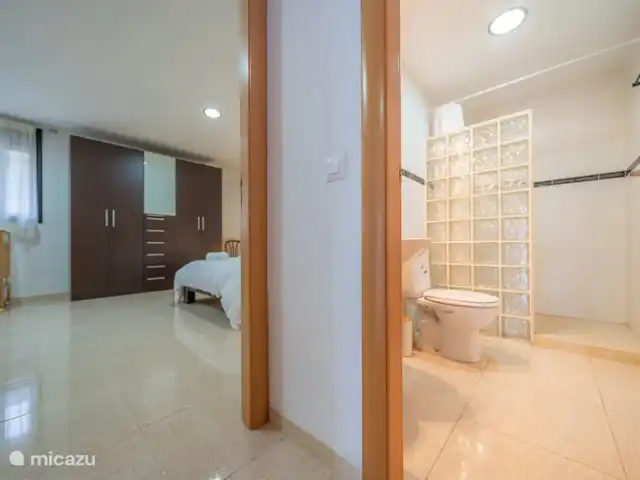 Villa Aurore (12 pers.), vue montagne | Espagne, Costa Brava, Lloret de Mar - villa Chambre 5.0 de l'autre côté de la salle de bain