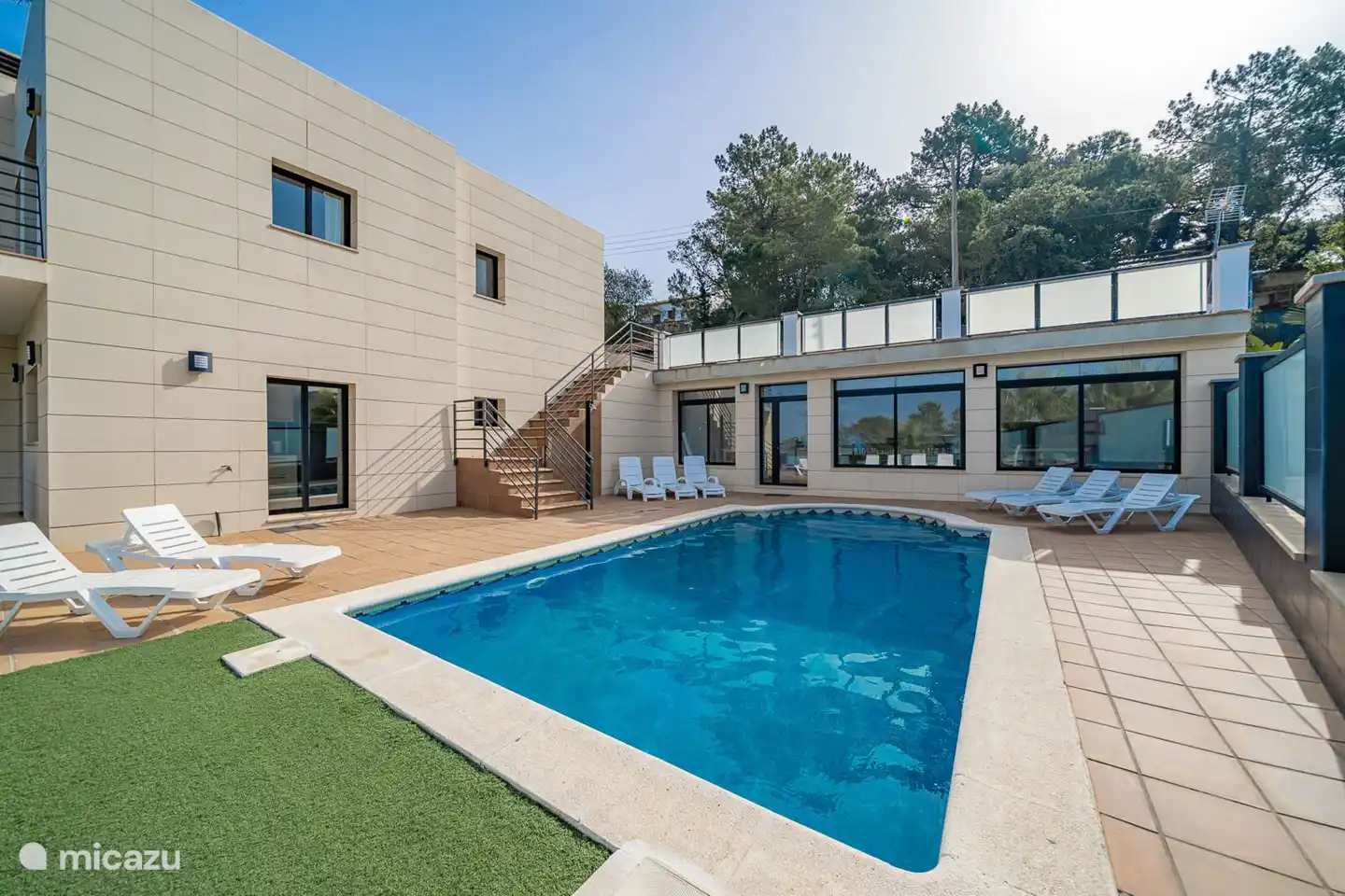 Großer Swimmingpool, Salzwasser