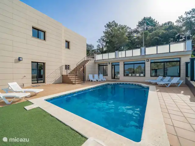 Villa Aurore (12 pers.), vue montagne | Espagne, Costa Brava, Lloret de Mar - villa Grande piscine, eau salée