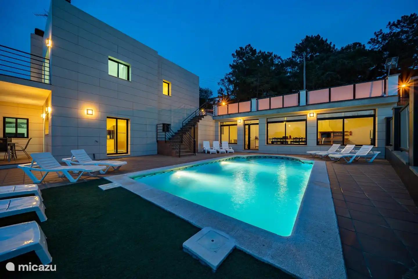 Villa Aurora bei Nacht