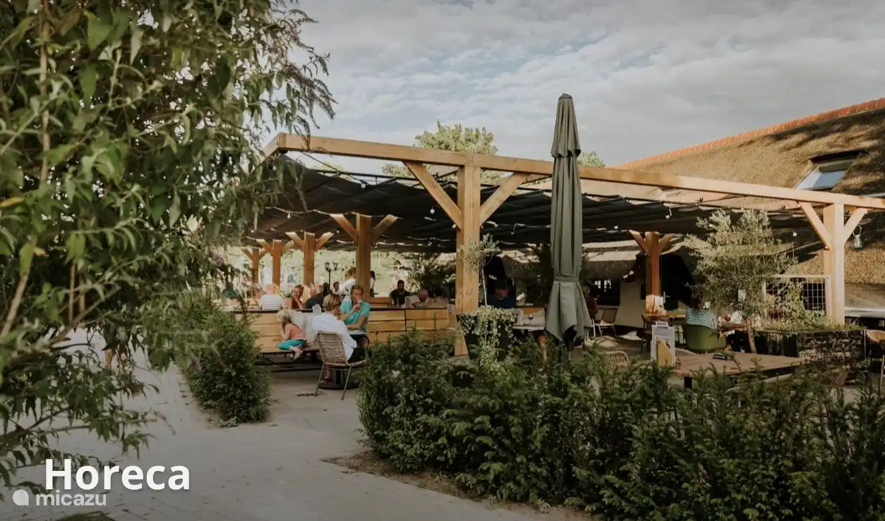 Restaurant und Terrasse des Campingplatzes