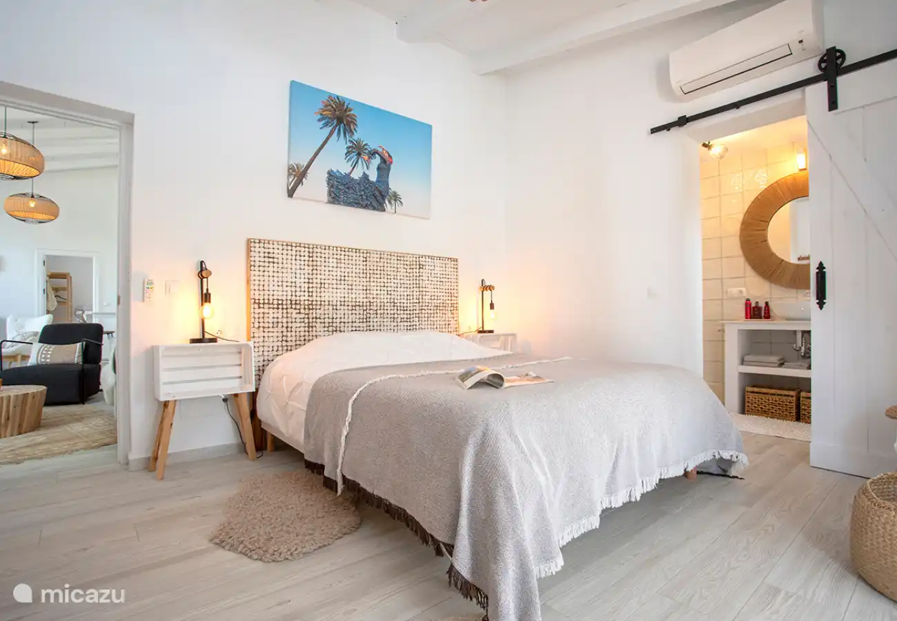 Chambre avec lit double