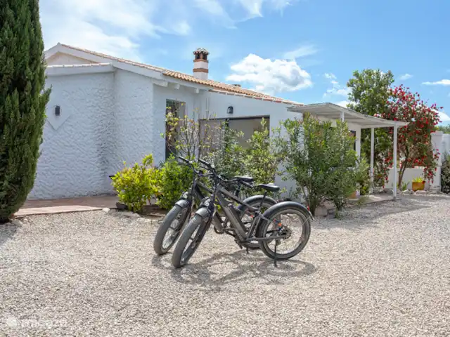 Finca Can Faye huren in Spanje, Andalusië, Riogordo - finca Tijdens je verblijf kun je gebruik maken van deze twee elektrische fietsen!