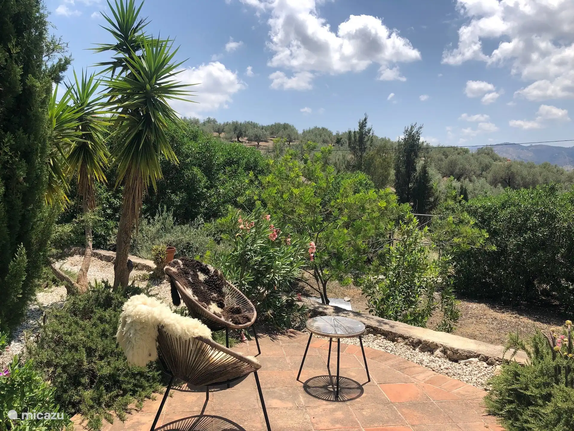 Tu veux t'asseoir ici, n'est-ce pas ? Quelle vue!