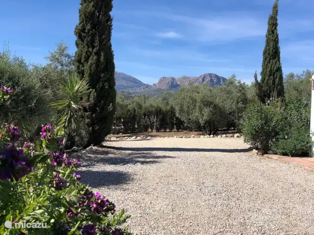 Finca Can Faye huren in Spanje, Andalusië, Riogordo - finca De oprit en omgeving van Finca Can Faye
