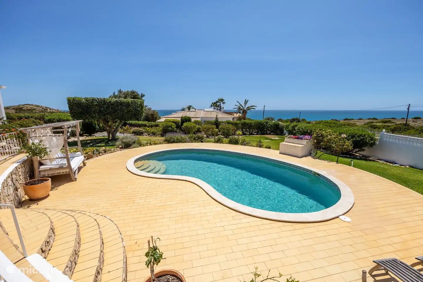 Rent Villa Cama da Vaca in Praia Da Luz, Algarve. Micazu