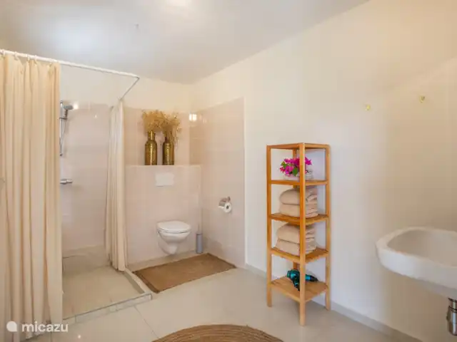 Apartamento para 2 personas con piscina en Curazao, Banda Arriba (este), Vista Royal - apartamento Baño