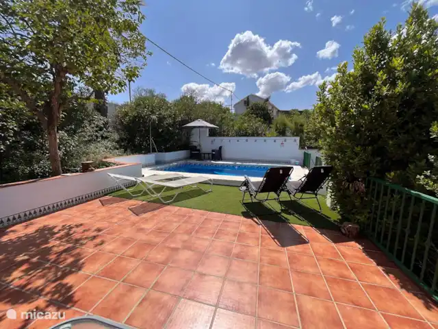 Casa Jazmin | Espagne, Andalousie, Loja - maison de vacances Aperçu total de la piscine et des transats