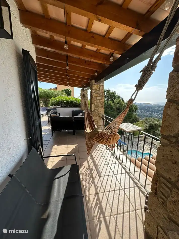 The lovely hammock to enjoy the beautiful view.