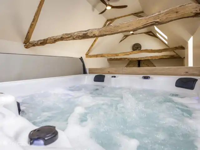 Sourcette en Francia, Dordoña, Terrasson - casa vacacional Jacuzzi