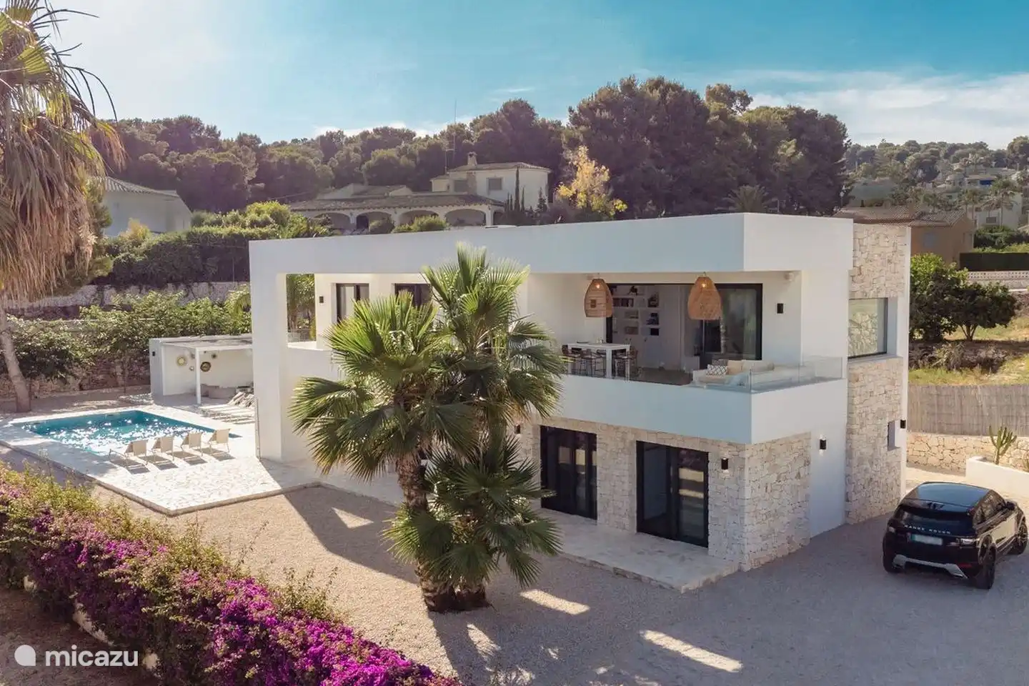 Villa Andrago ist eine moderne Villa in der Küstenstadt Moraira an der Costa Blanca