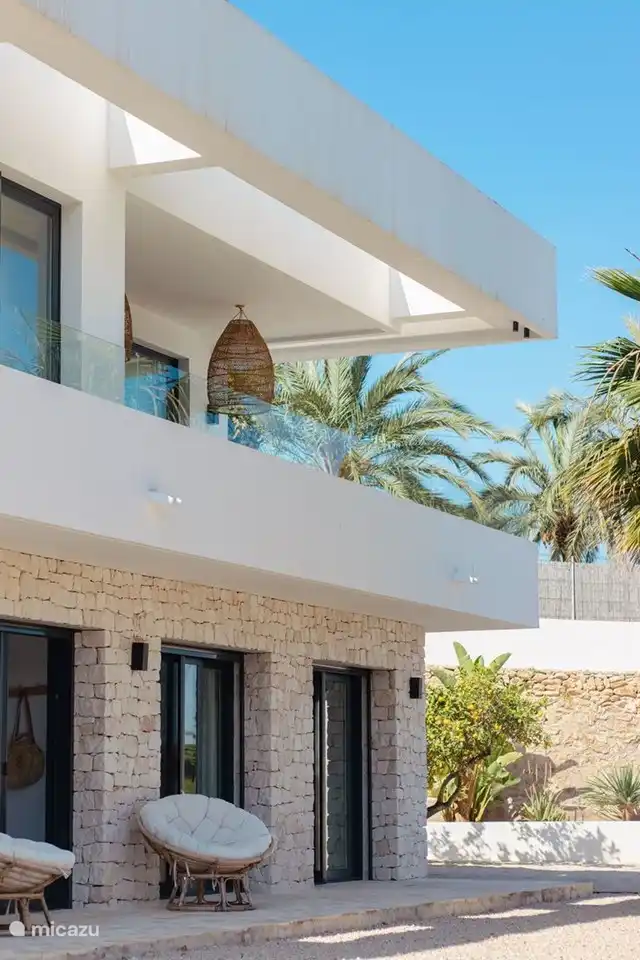 Vom Balkon aus haben Sie einen wunderschönen Blick auf das Mittelmeer