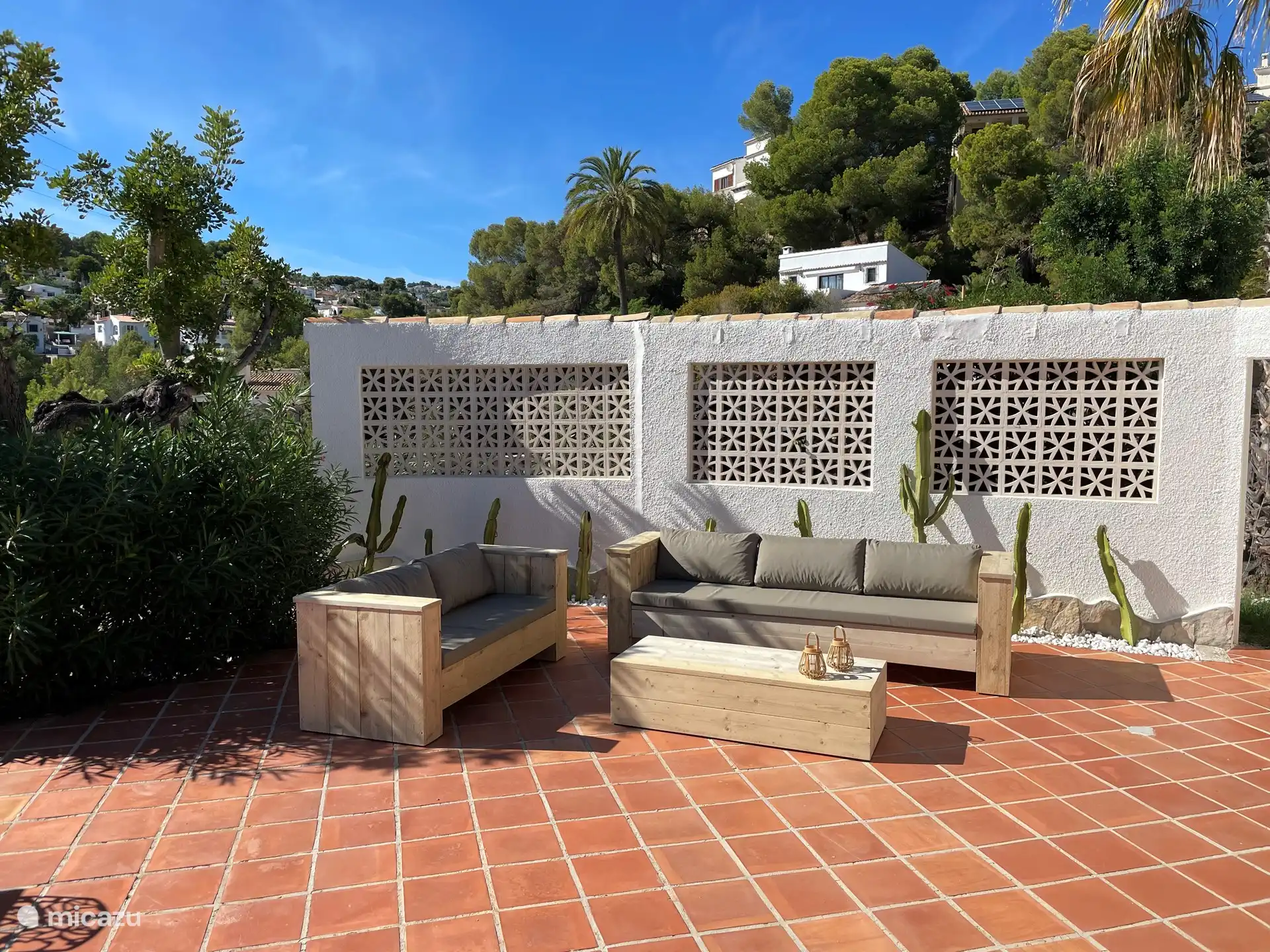 Lounge set in scaffolding wood